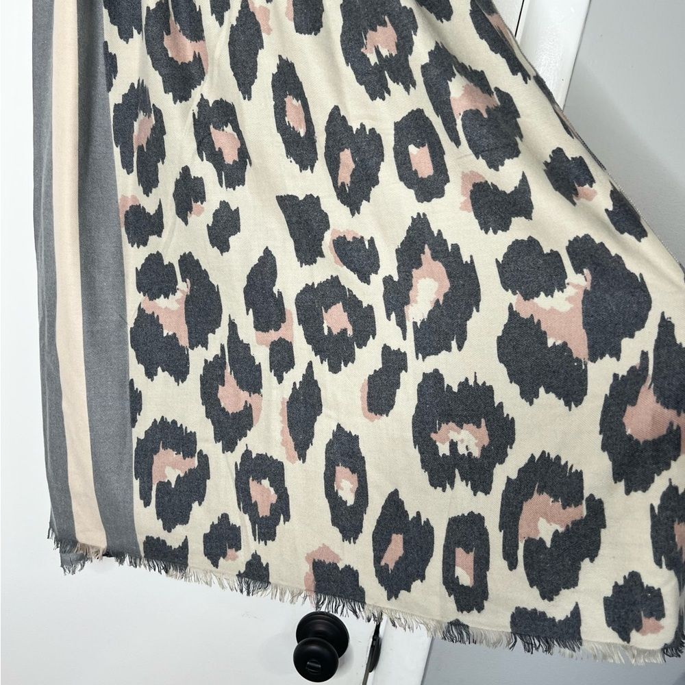 Cotton Cashmere Leopard Print Scarf 80/20 Blend Soft Cozy Winter Fringe Shawl - Picture 3 of 4